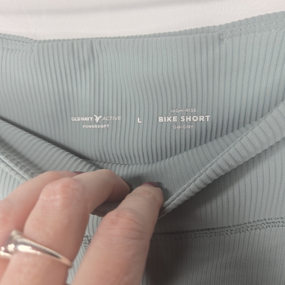 Large Old Navy Sage Green Ribbed Athletic Shorts Like New Condition Athleisure - Picture 3 of 5